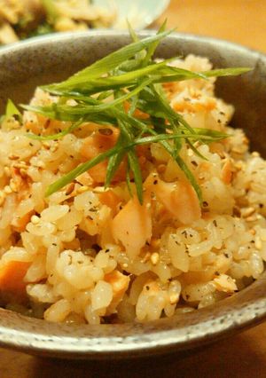 秋鮭の炊き込みご飯バター風味-レシピのメイン写真
