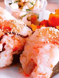 鮭と塩昆布の具ゴロゴロおにぎり-レシピのメイン写真