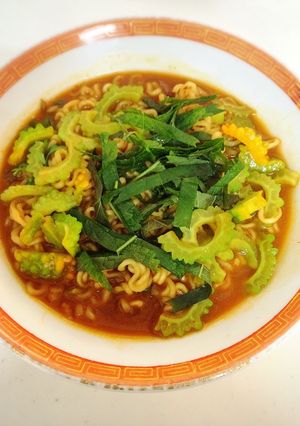 ゴーヤも美味しくいただける味噌辛ラーメン-レシピのメイン写真