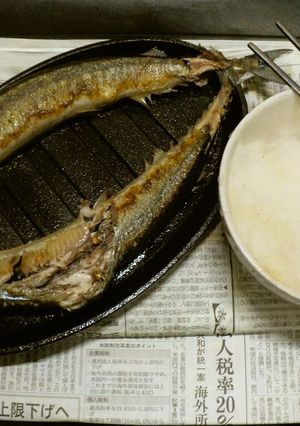 100均の大ステーキ皿2枚で焼くサンマ-レシピのメイン写真