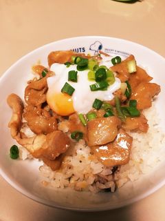 簡単!おいしい♡にんにくが効いた味噌豚丼-レシピのメイン写真
