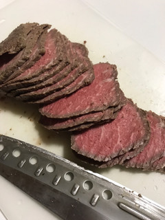 炊飯器に入れて完成!?簡単ローストビーフ-レシピのメイン写真