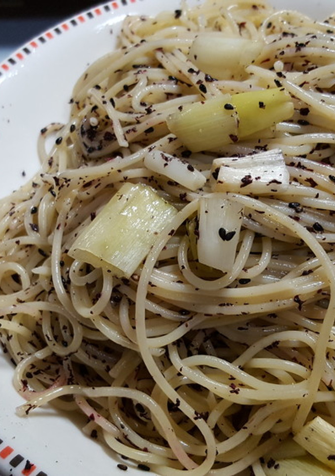 ゆかりと黒ごまと長ネギのパスタ-レシピのメイン写真