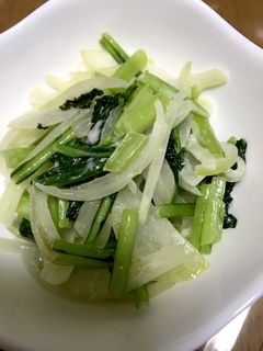 小松菜炒め♪(スライスチーズ入り)-レシピのメイン写真