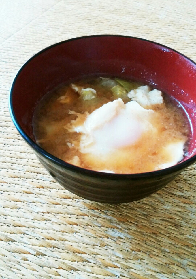レタスと半熟玉子のお味噌汁-レシピのメイン写真