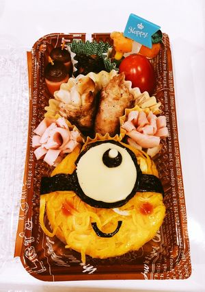 簡単！押し寿司の要領でミニオンのキャラ弁-レシピのメイン写真