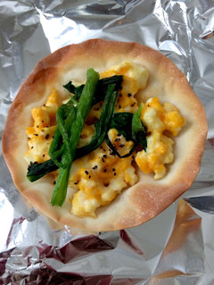 餃子の皮でピザ風ほうれん草と卵-レシピのメイン写真