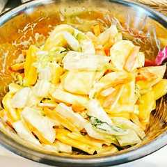 รูปของ ★簡単★秋感じる柿と白菜のパリパリサラダ