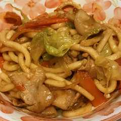 รูปของ 野菜たっぷり❤️すぐできる❤️焼うどん