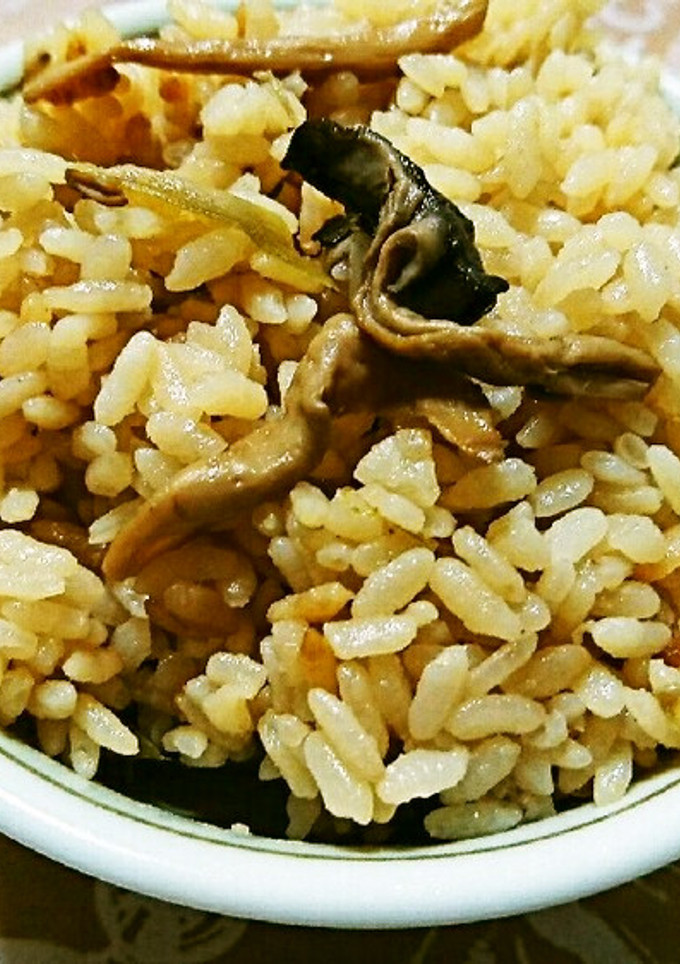 ひらたけとエリンギと茗荷の炊き込みご飯-レシピのメイン写真