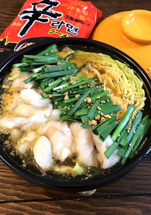 辛ラーメンdeもつ鍋×〆チーズラーメン-レシピのメイン写真