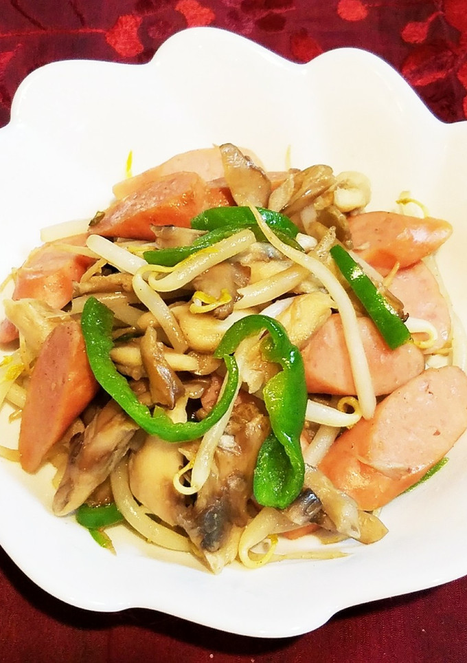 舞茸とソーセージとモヤシの炒め物-レシピのメイン写真
