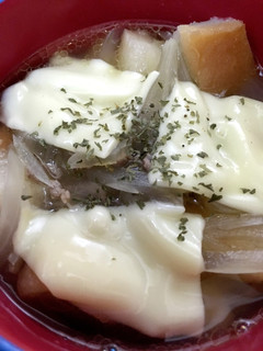 余ったパンの耳でオニオンスープ-レシピのメイン写真