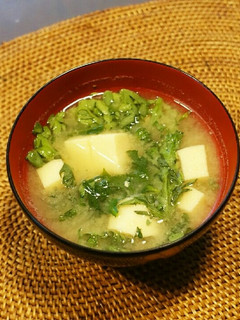 高野豆腐と春菊のお味噌汁-レシピのメイン写真