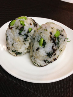 枝豆入り塩昆布と大葉のおにぎり♪-レシピのメイン写真