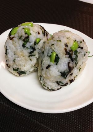 枝豆入り塩昆布と大葉のおにぎり♪-レシピのメイン写真