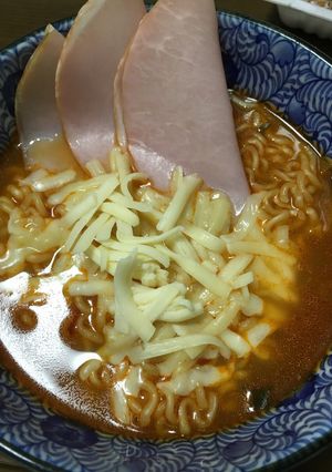 チーズinまろやか辛ラーメン-レシピのメイン写真
