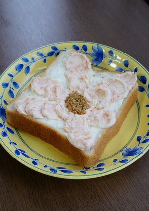 ピンクのお花のウェーブトースト-レシピのメイン写真