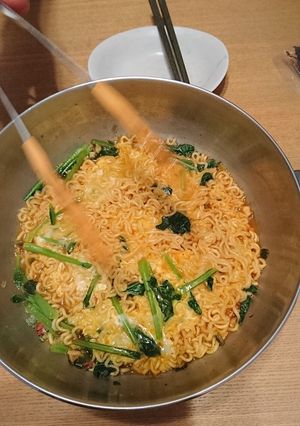 超簡単ですぐできる！汁なし辛ラーメン-レシピのメイン写真