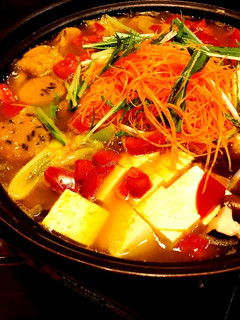 野菜いっぱい辛ラーメンの簡単鍋-レシピのメイン写真