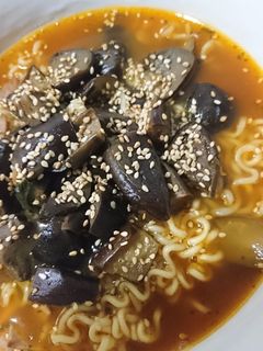 辛ラーメンでピリ辛なすラーメン-レシピのメイン写真