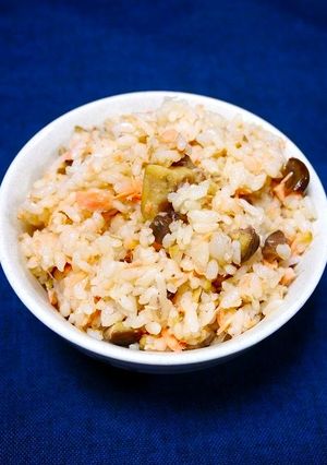 簡単！鮭と栗の混ぜご飯-レシピのメイン写真