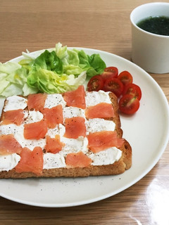 スモークサーモンクリチのウェーブトースト-レシピのメイン写真