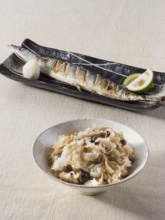 秋刀魚の塩焼きとしめじご飯-レシピのメイン写真