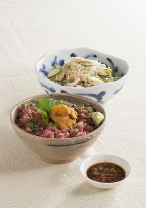 ウニトロ丼と鶏ささ身とところてんの酢の物-レシピのメイン写真