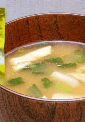 和風だしでお味噌汁-レシピのメイン写真