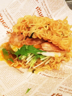 辛ラーメンバーガー♪-レシピのメイン写真