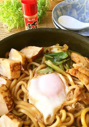 簡単名古屋めし♪味噌煮込み風鍋焼きうどん-レシピのメイン写真
