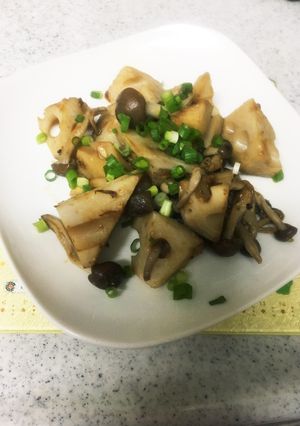 れんこんとしめじのオリーブ味噌炒め-レシピのメイン写真