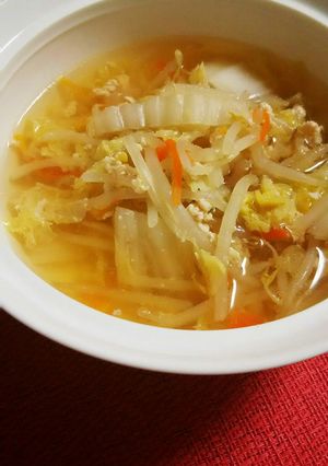 簡単!鶏挽き肉と白菜もやし中華スープ。-レシピのメイン写真