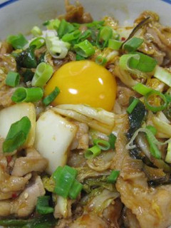 手抜きしないガッツリおいしい豚キムチ丼-レシピのメイン写真