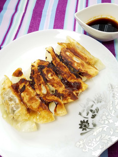 皮はパリパリお肉はジューシー♡焼き餃子♪-レシピのメイン写真