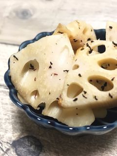 シンプルに美味しい♪れんこんのゆかり和え-レシピのメイン写真