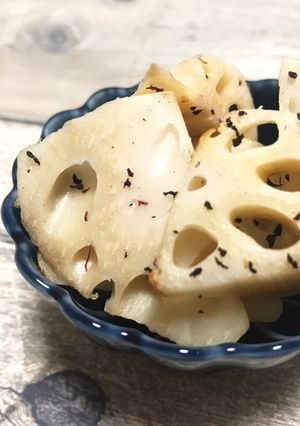 シンプルに美味しい♪れんこんのゆかり和え-レシピのメイン写真