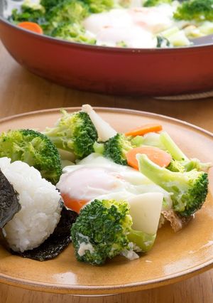 野菜と一緒の目玉焼き-レシピのメイン写真