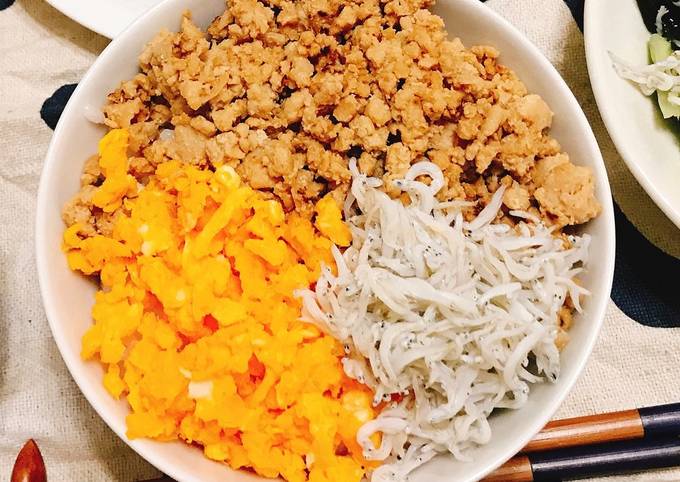 お子様に大人気☆卵と鶏肉の二色丼！ by amnママ 【クックパッド】 簡単おいしいみんなのレシピが392万品