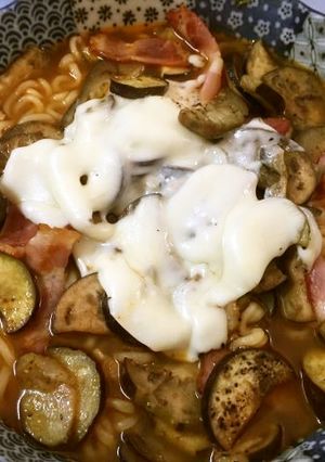 ナスとベーコンとチーズの辛ラーメン～♪-レシピのメイン写真
