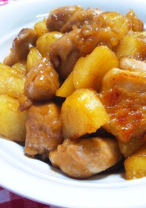 おいし～♡鶏肉とじゃが芋のガリバタ醤油-レシピのメイン写真