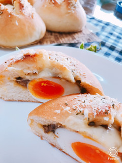 半熟卵入り焼きカレーパン-レシピのメイン写真