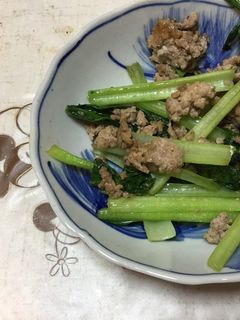 カルシウム。小松菜とひき肉いため-レシピのメイン写真