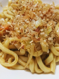 黒胡椒香るベーコンのソース焼きうどん♪-レシピのメイン写真
