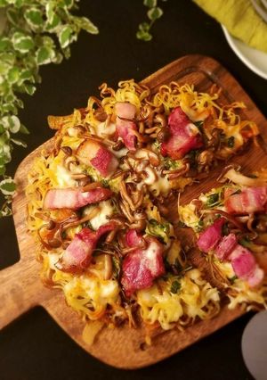 簡単！焼きそば麺アレンジ！カリッとピザ-レシピのメイン写真