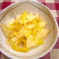 A simple dessert made with apples and yuzu. Eating this will make you  healthy