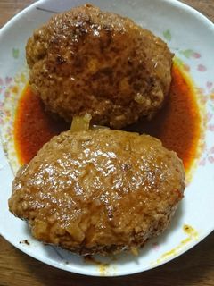 ケチャップと中濃ソースの煮込みハンバーグ-レシピのメイン写真