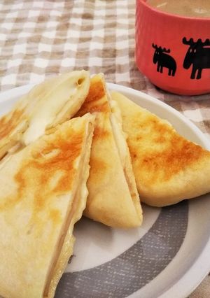 簡単時短発酵なし！もっちりハムチーズパン-レシピのメイン写真
