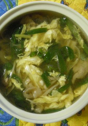豚・ニラ・えのきのシャキシャキ中華スープ-レシピのメイン写真